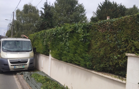 taillage d'une haie à Bourges